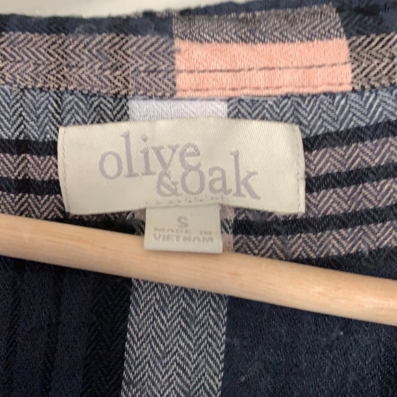 Olive and Oak flannel long sleeve - Picture 2 of 8